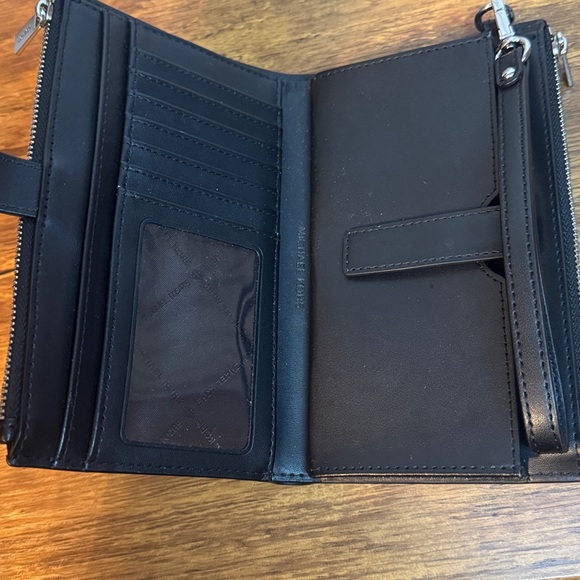 Michael Kors Large Double Zip Wristlet Wallet in Black - Retail $198 - Picture 8 of 8